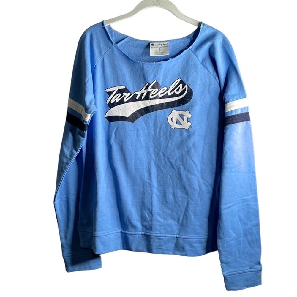Champion Blue NC Tar Heels Long Sleeve Round Neckline Sweatshirt Medium